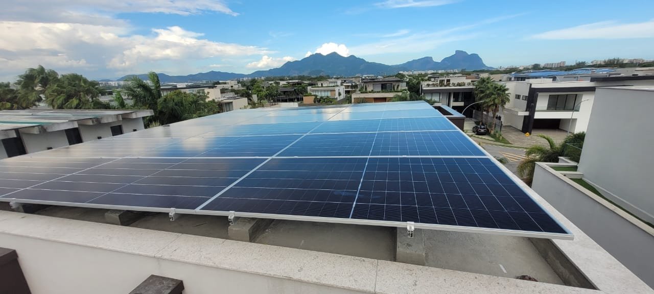Instalação solar em condomínio no Itanhangá — Solar Quantium
