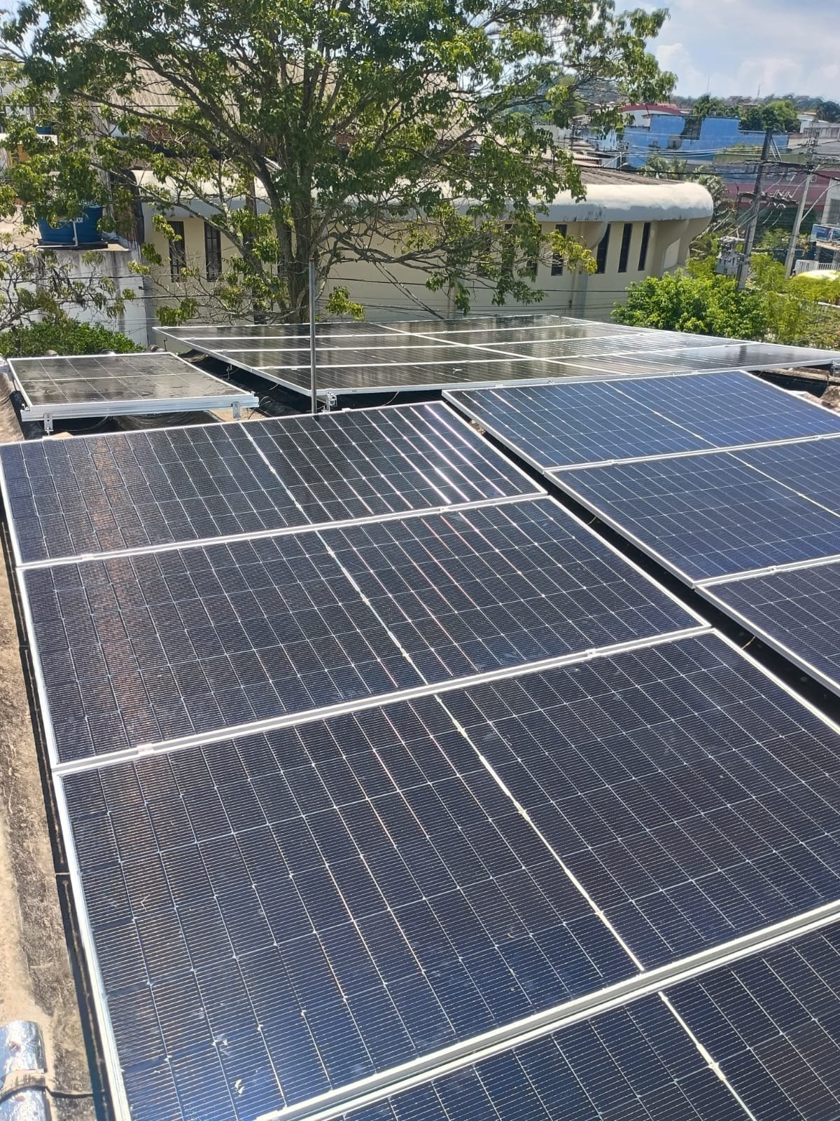 Instalação solar em Piratininga, Niterói — Solar Quantium